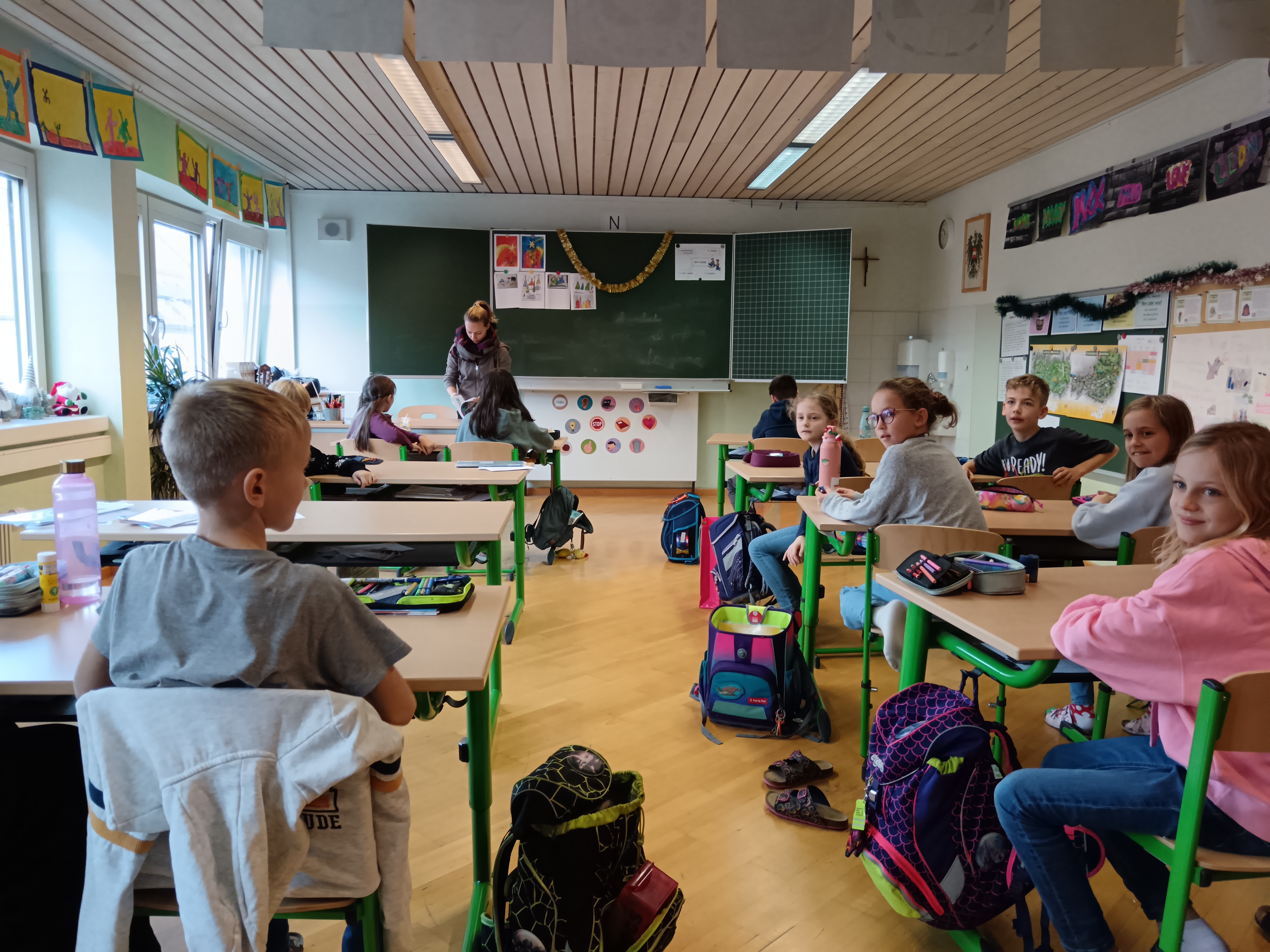 Sledenje na delovnem mestu – obisk dvojezičnega vrtca in osnovne šole v Celovcu